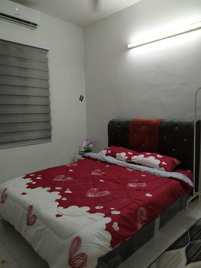 Anggun Homestay 세리 이스칸다르 외부 사진