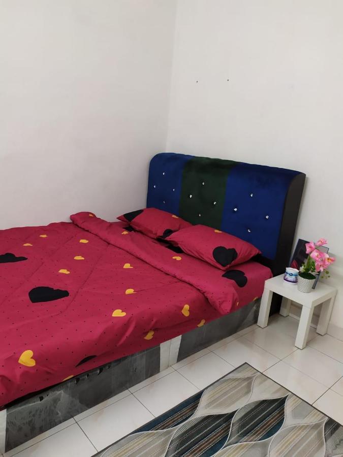 Anggun Homestay 세리 이스칸다르 외부 사진