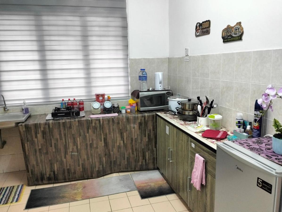 Anggun Homestay 세리 이스칸다르 외부 사진